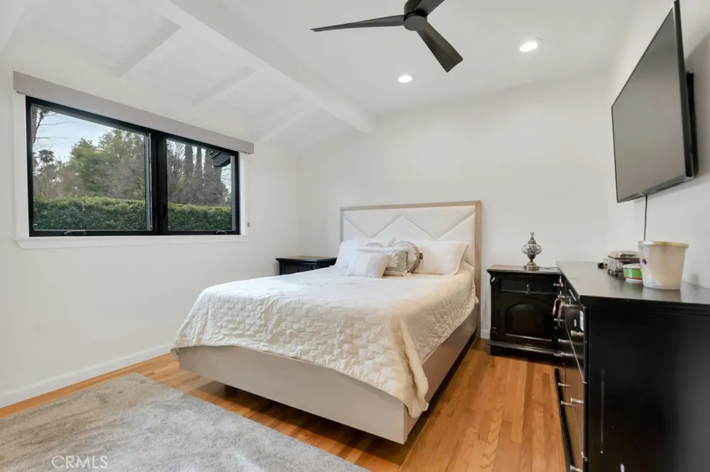 6013 Lubao Avenue Woodland Hills, CA 91367