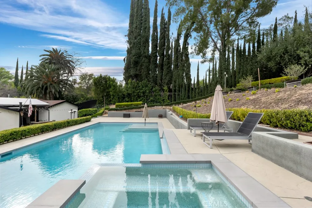 6013 Lubao Avenue Woodland Hills, CA 91367