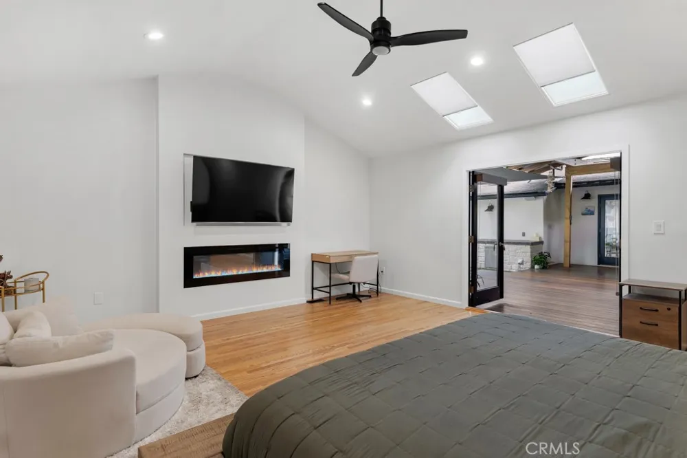 6013 Lubao Avenue Woodland Hills, CA 91367