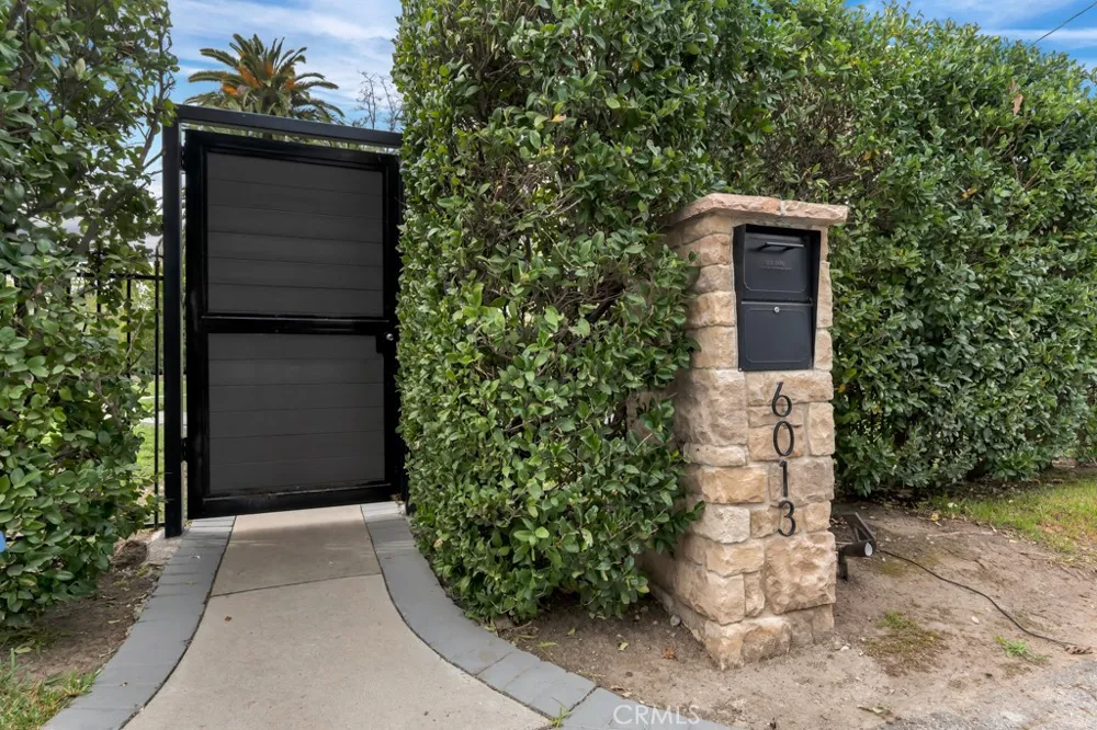 6013 Lubao Avenue Woodland Hills, CA 91367