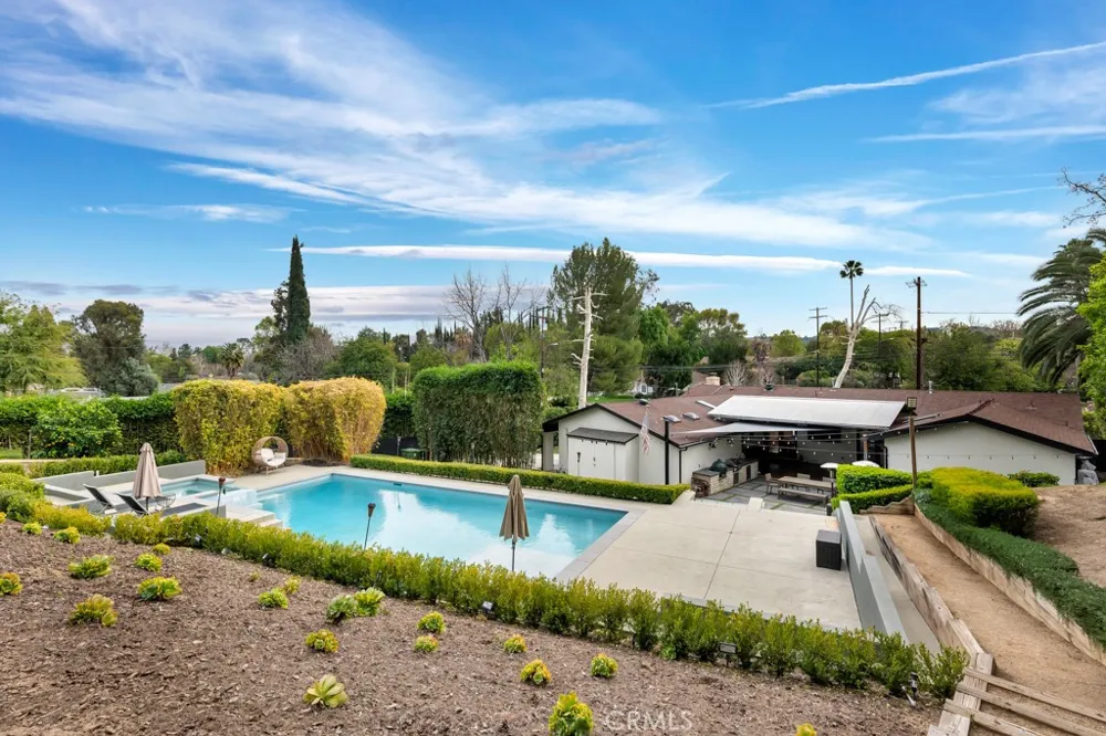 6013 Lubao Avenue Woodland Hills, CA 91367