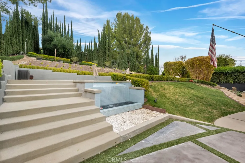 6013 Lubao Avenue Woodland Hills, CA 91367