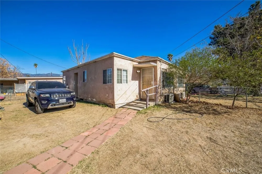 938 E 2nd Street #B San Bernardino, CA 92408