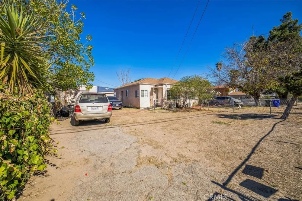 938 E 2nd Street #B San Bernardino, CA 92408