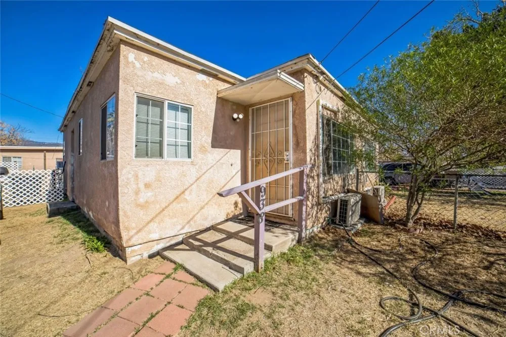 938 E 2nd Street #B San Bernardino, CA 92408