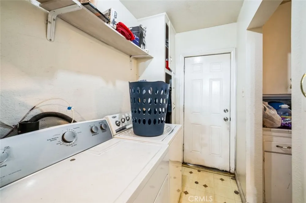 938 E 2nd Street #B San Bernardino, CA 92408