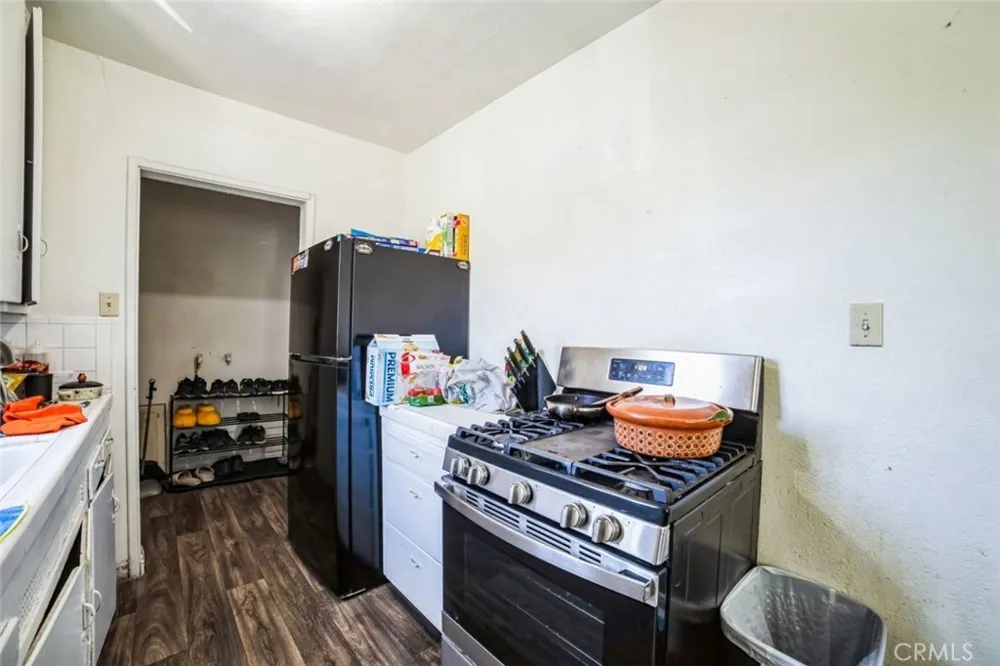 938 E 2nd Street #B San Bernardino, CA 92408