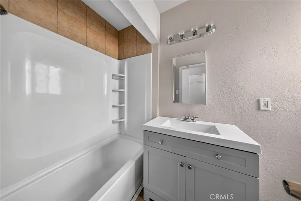 938 E 2nd Street #B San Bernardino, CA 92408