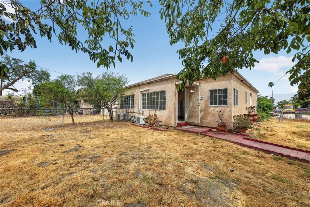 938 E 2nd Street #B San Bernardino, CA 92408