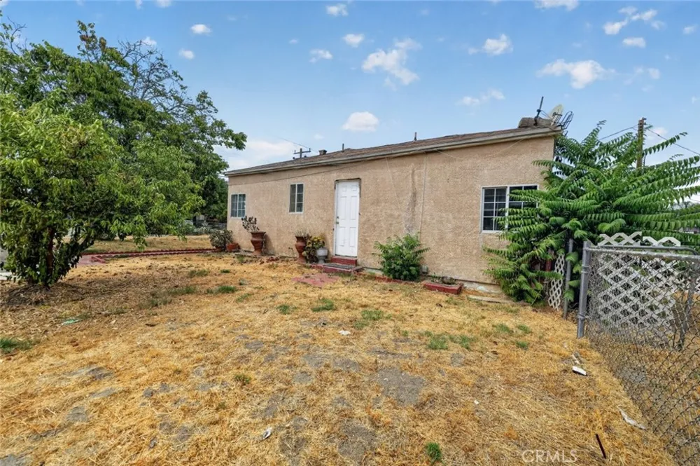 938 E 2nd Street #B San Bernardino, CA 92408