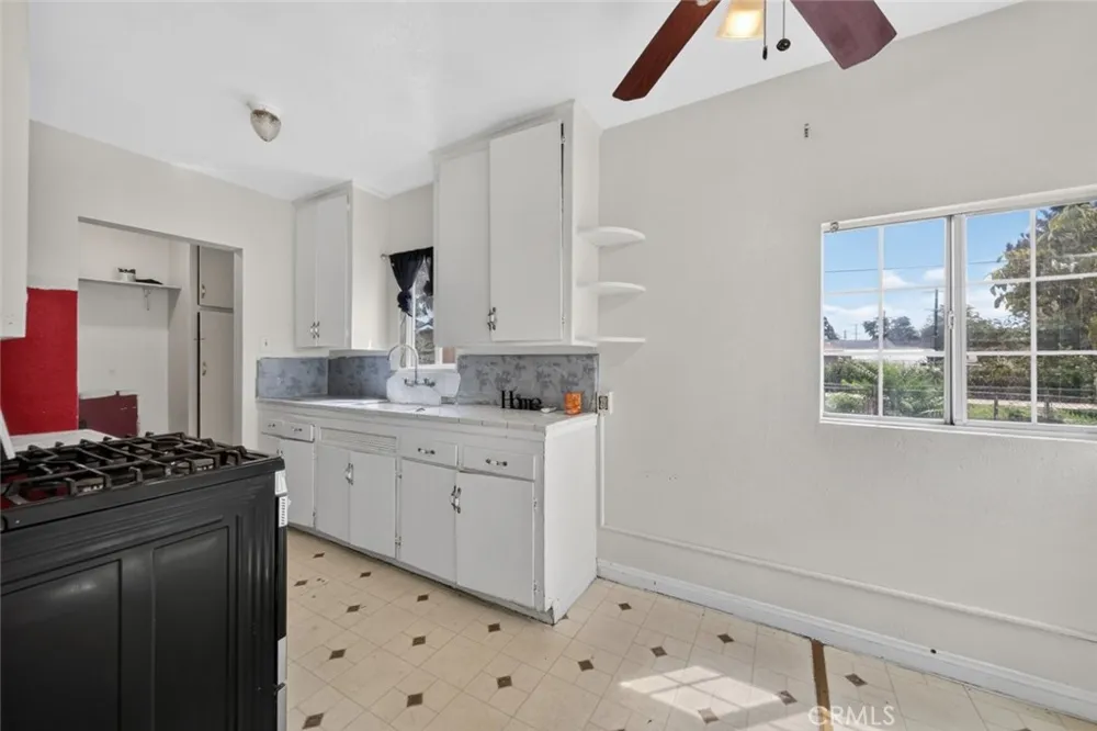938 E 2nd Street #B San Bernardino, CA 92408