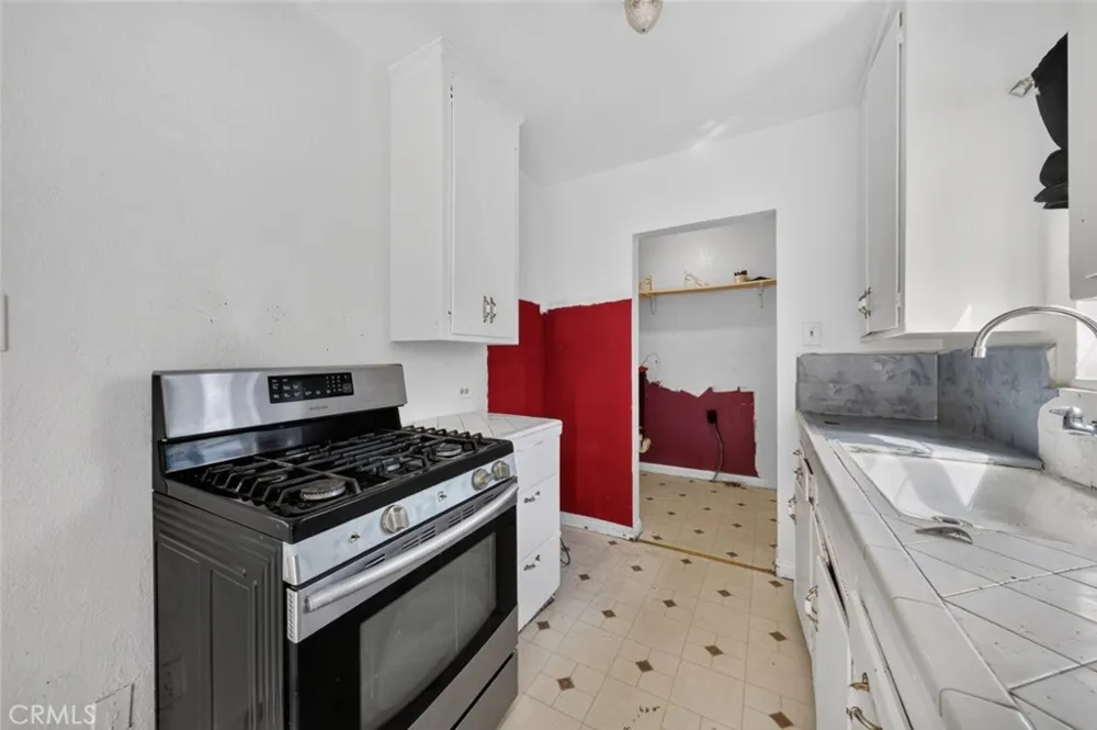 938 E 2nd Street #B San Bernardino, CA 92408