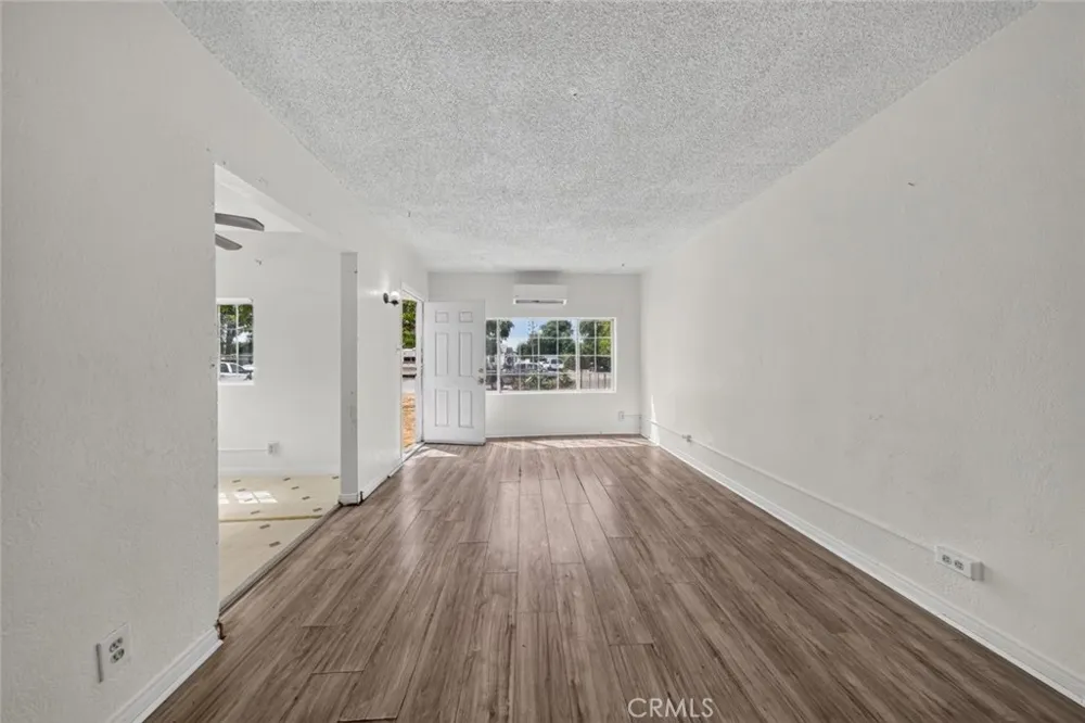 938 E 2nd Street #B San Bernardino, CA 92408