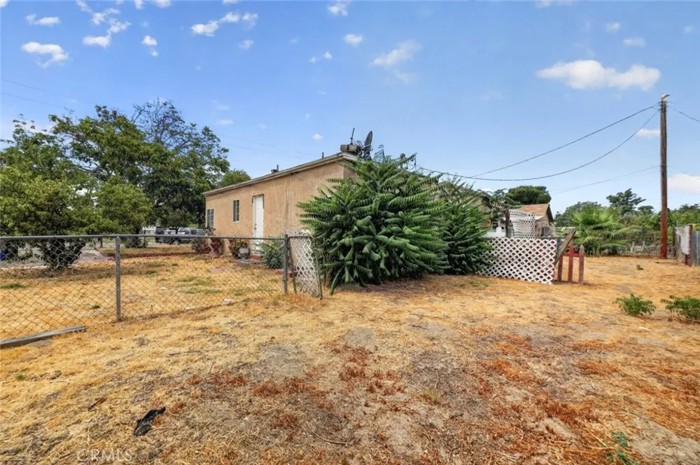 938 E 2nd Street #B San Bernardino, CA 92408