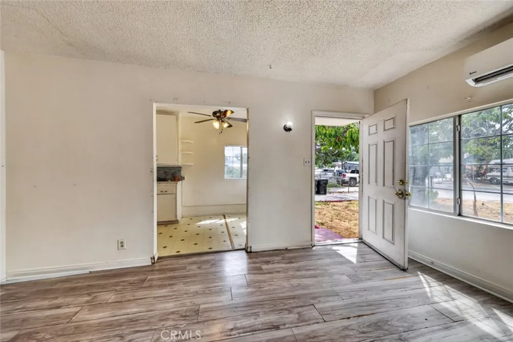 938 E 2nd Street #B San Bernardino, CA 92408