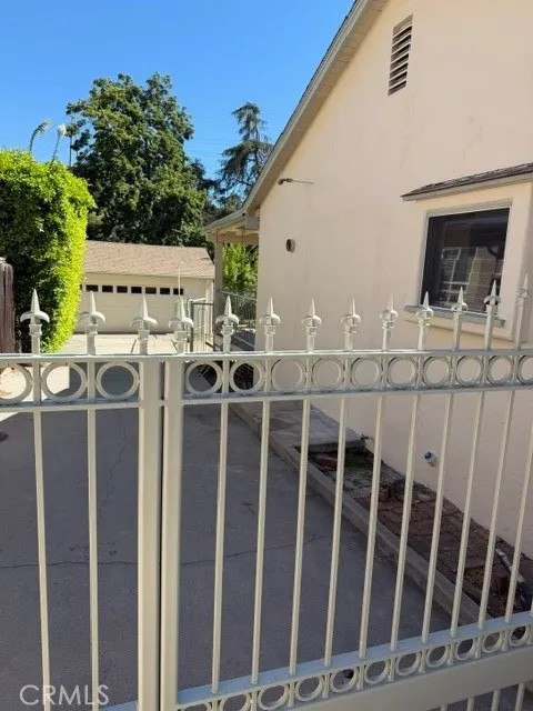 1824 Oakwood Avenue Glendale, CA 91208