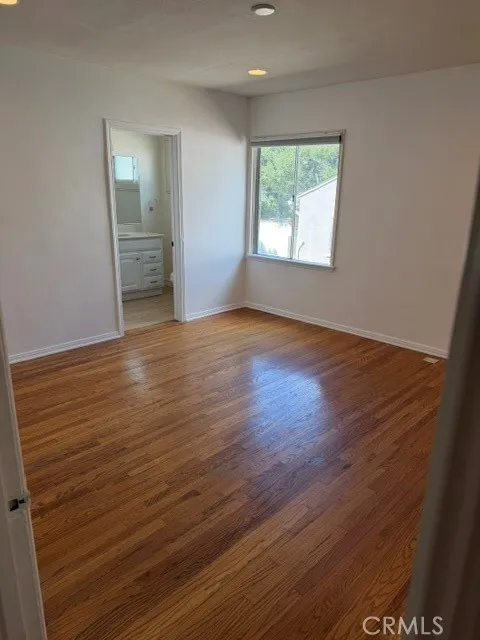 1824 Oakwood Avenue Glendale, CA 91208