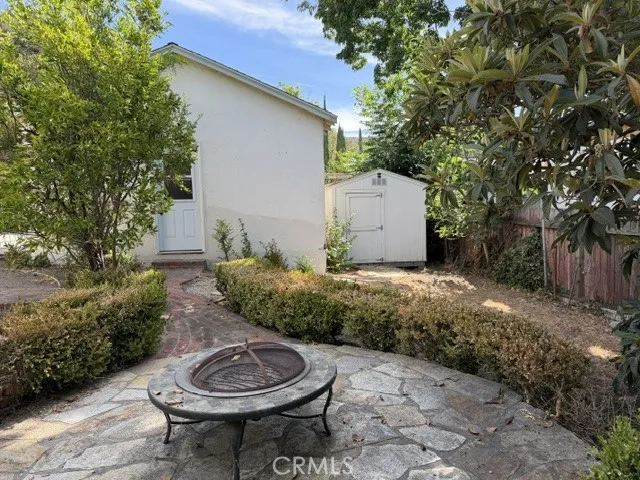 1824 Oakwood Avenue Glendale, CA 91208