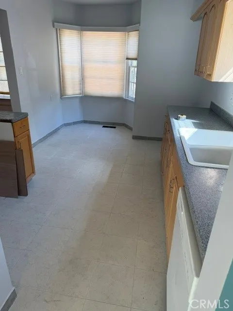 1824 Oakwood Avenue Glendale, CA 91208