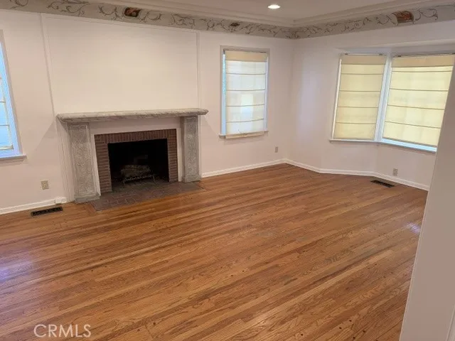 1824 Oakwood Avenue Glendale, CA 91208
