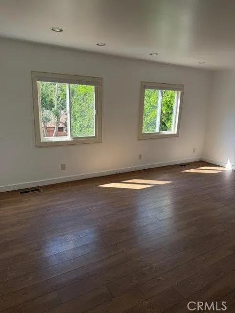 1824 Oakwood Avenue Glendale, CA 91208