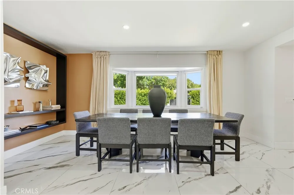 9253 White Oak Avenue Northridge, CA 91325