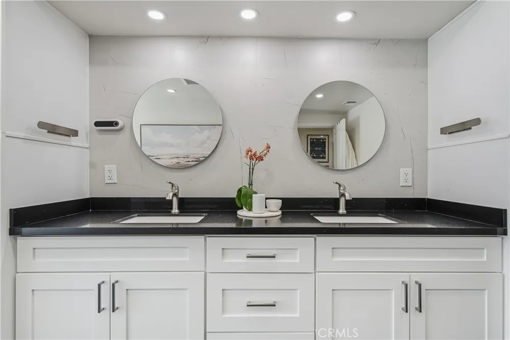 9253 White Oak Avenue Northridge, CA 91325