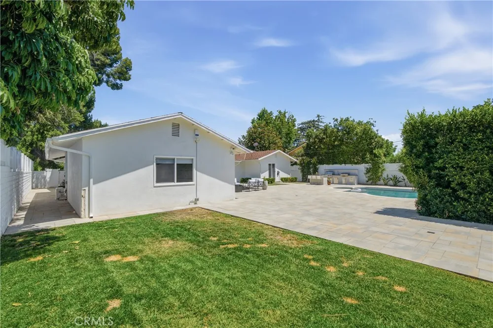 9253 White Oak Avenue Northridge, CA 91325