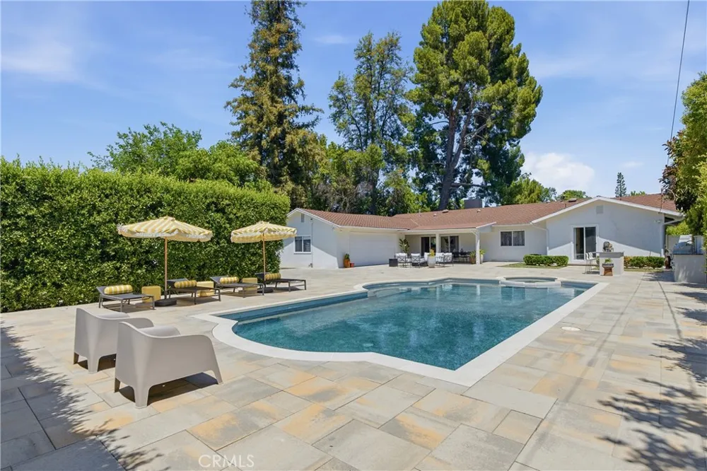 9253 White Oak Avenue Northridge, CA 91325