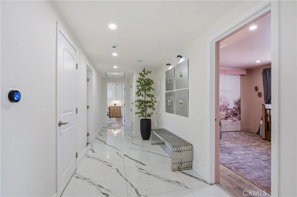 9253 White Oak Avenue Northridge, CA 91325