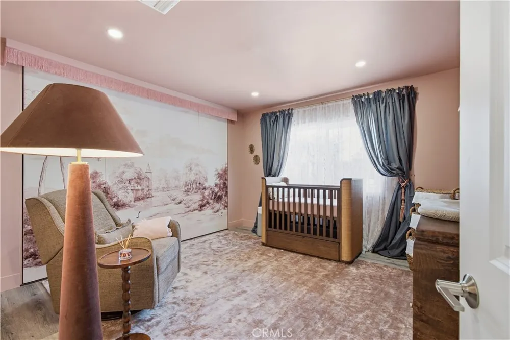 9253 White Oak Avenue Northridge, CA 91325