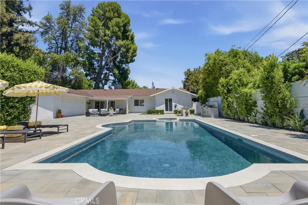 9253 White Oak Avenue Northridge, CA 91325