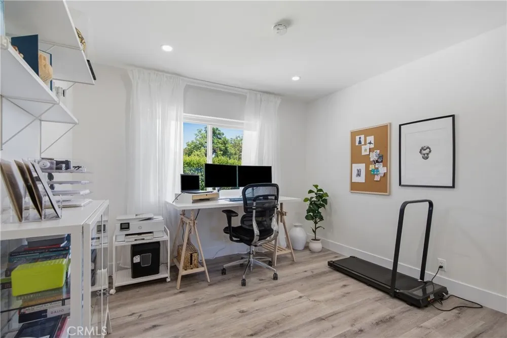 9253 White Oak Avenue Northridge, CA 91325