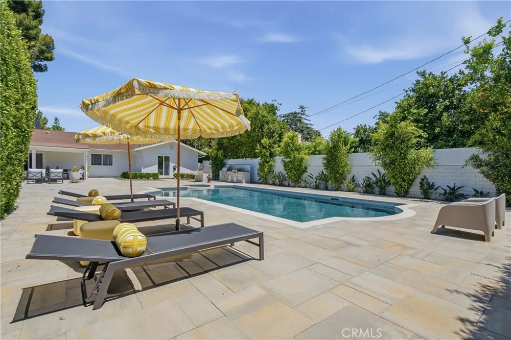 9253 White Oak Avenue Northridge, CA 91325