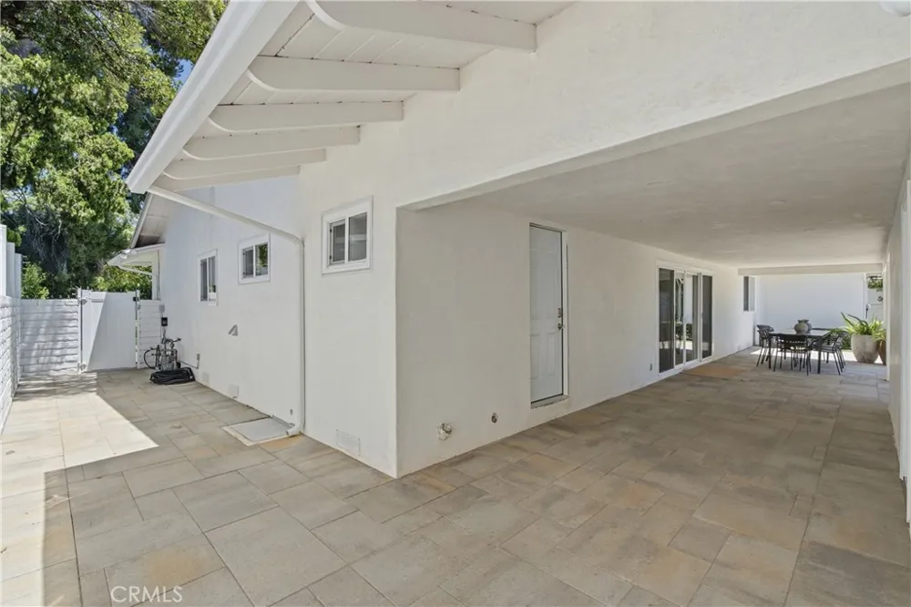 9253 White Oak Avenue Northridge, CA 91325