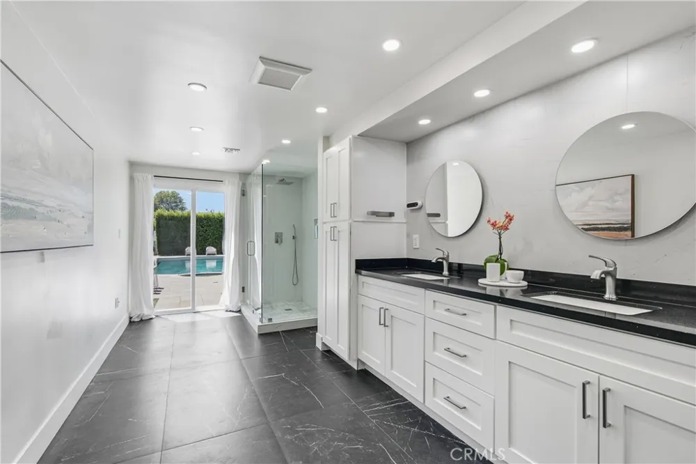 9253 White Oak Avenue Northridge, CA 91325