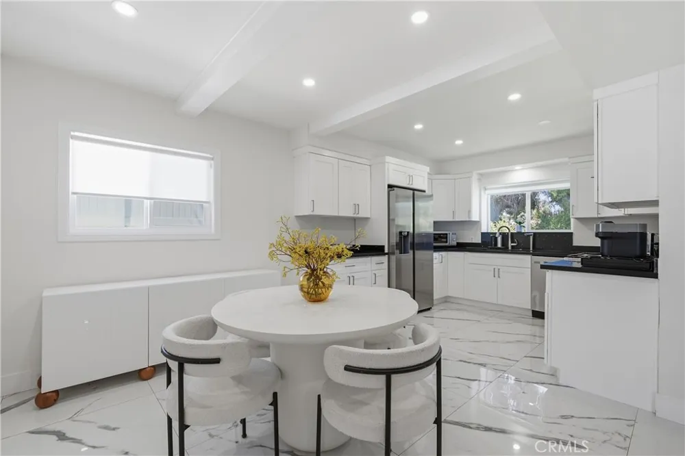 9253 White Oak Avenue Northridge, CA 91325