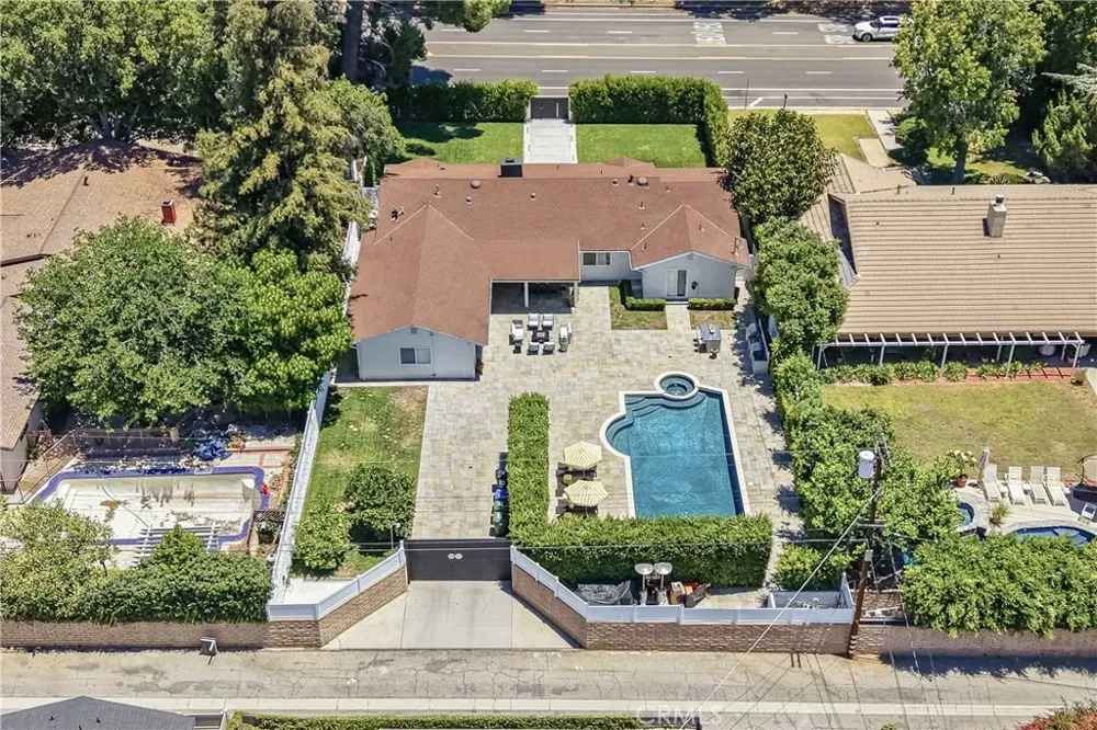 9253 White Oak Avenue Northridge, CA 91325