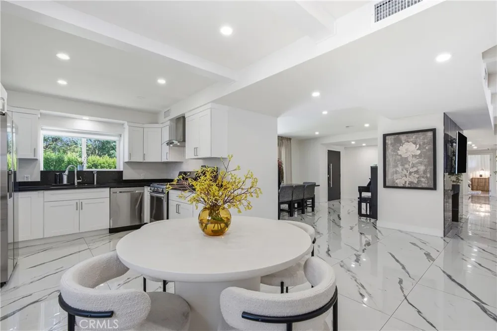 9253 White Oak Avenue Northridge, CA 91325