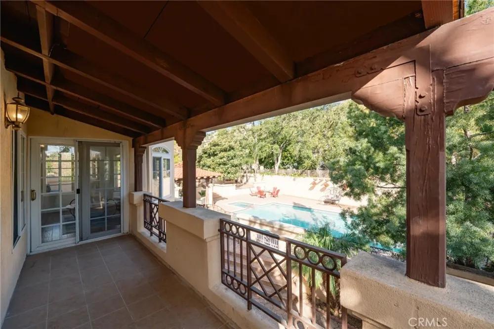 828 S Sunset Canyon Burbank, CA 91501