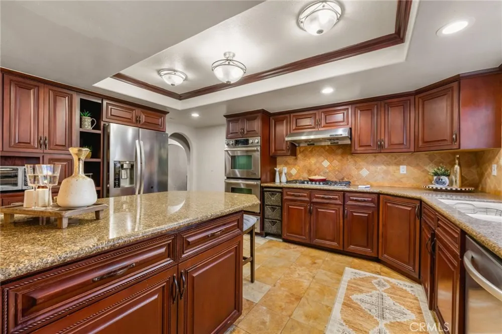 828 S Sunset Canyon Burbank, CA 91501