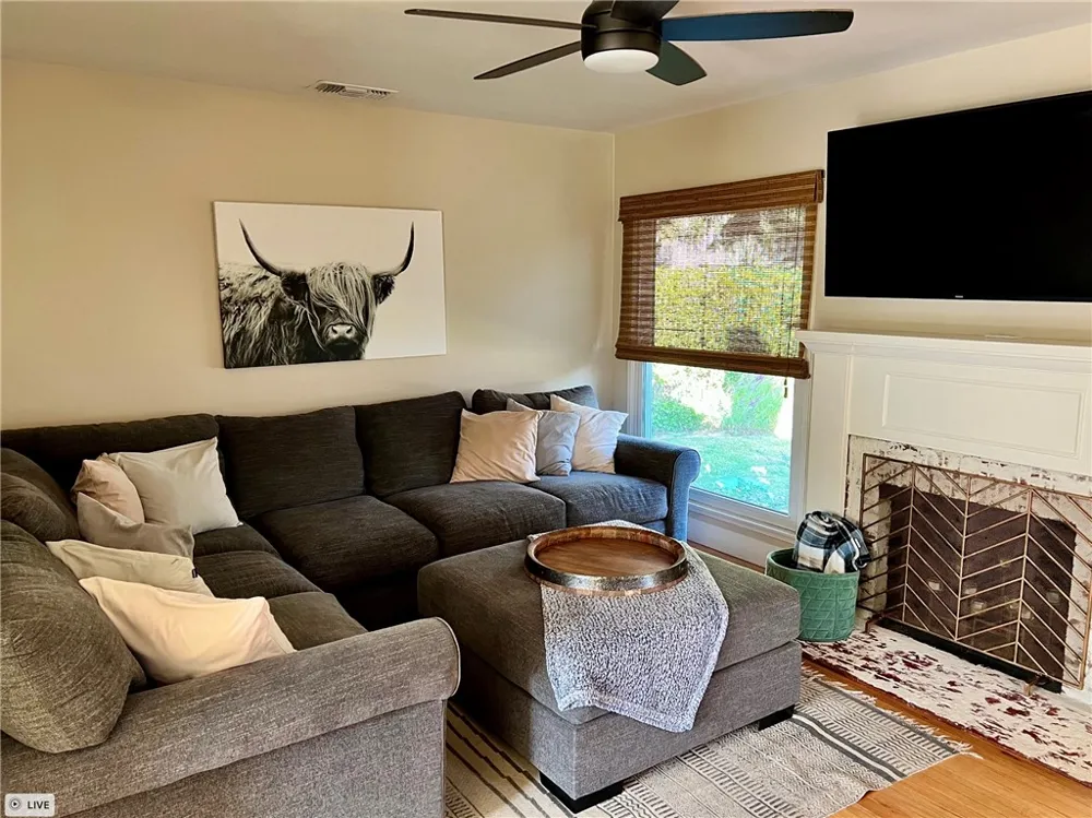 4319 Bel Aire La Canada Flintridge, CA 91011