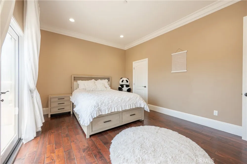 6554 Ethel Avenue Valley Glen, CA 91606