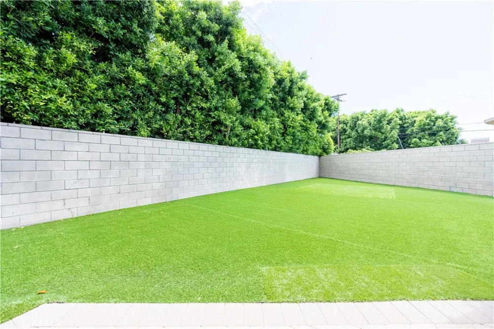 6554 Ethel Avenue Valley Glen, CA 91606