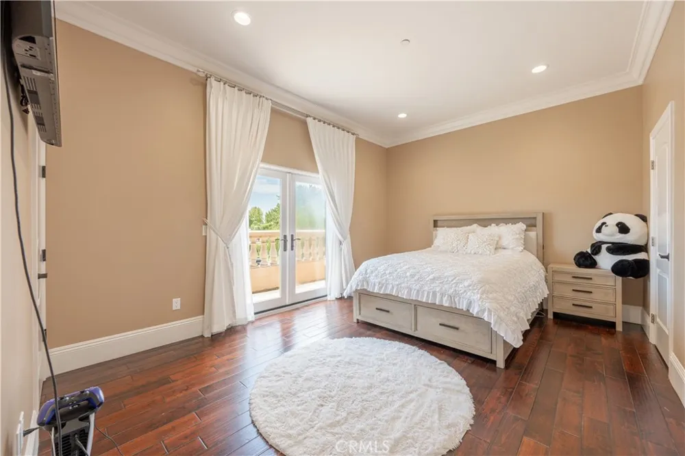 6554 Ethel Avenue Valley Glen, CA 91606