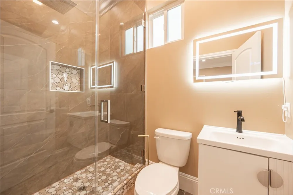 6554 Ethel Avenue Valley Glen, CA 91606