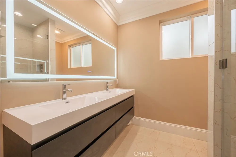 6554 Ethel Avenue Valley Glen, CA 91606