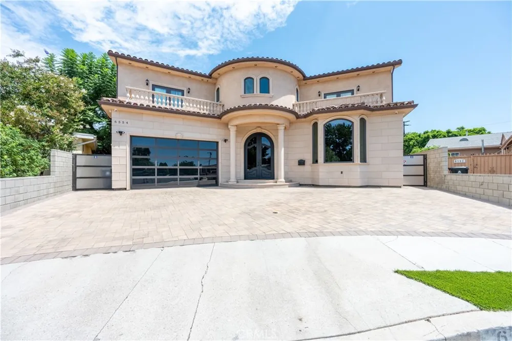 6554 Ethel Avenue Valley Glen, CA 91606