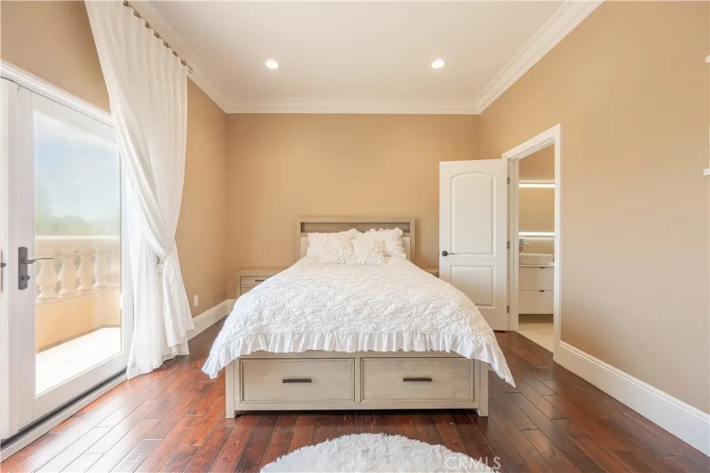 6554 Ethel Avenue Valley Glen, CA 91606