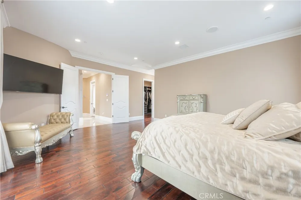 6554 Ethel Avenue Valley Glen, CA 91606
